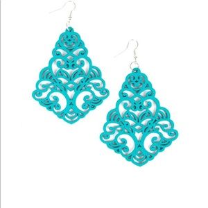 Paparazzi wooden frame filigree earrings